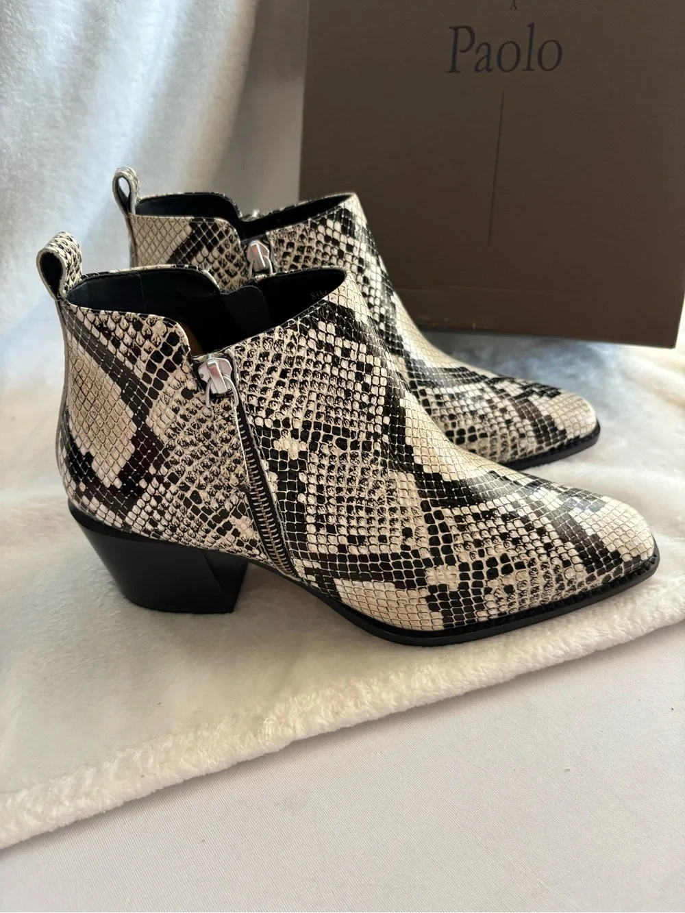 Linea Paolo Sochi2 Snake Print Leather Bootie Size 8.5 NIB